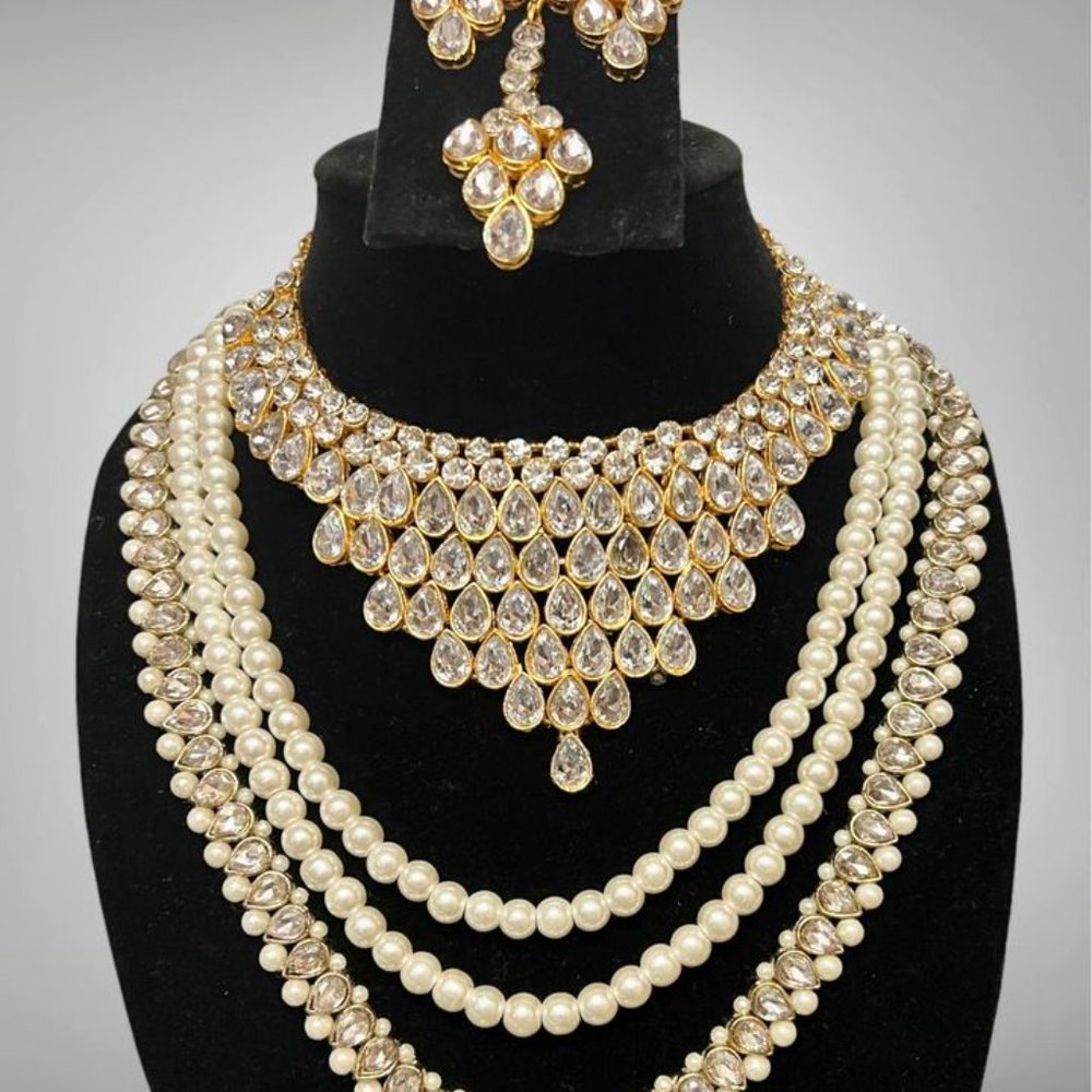Gold Plated Crystal Stone  Necklace Set - Picture 4 of 5